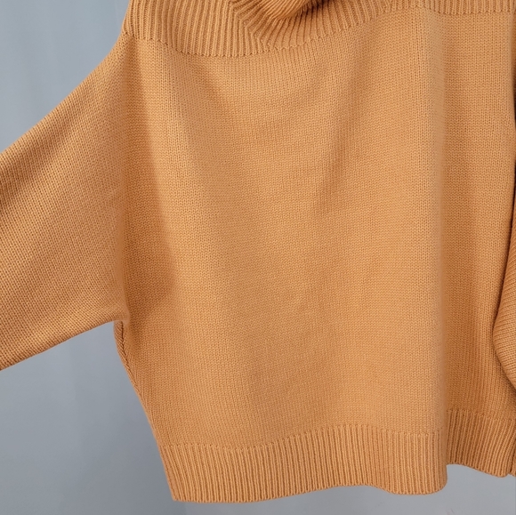 Lush women's open shoulder sweater size M - Picture 4 of 10